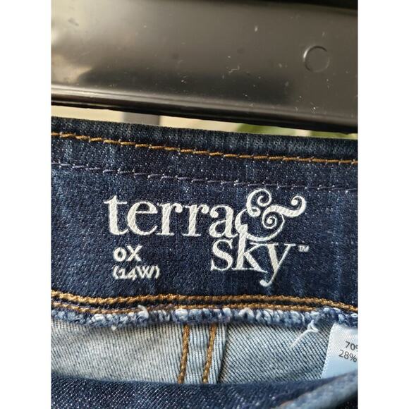 Terra & Sky Jeans Womens 14W Blue Denim Pockets High Rise Waistband Skinny Leg - Picture 3 of 8